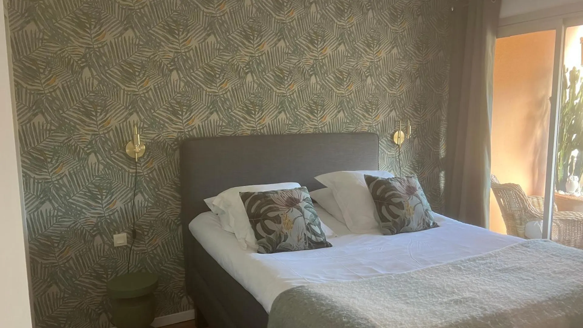 Magnifique Appartement A Cassis,Parking,2 Pas Du Port Apartment