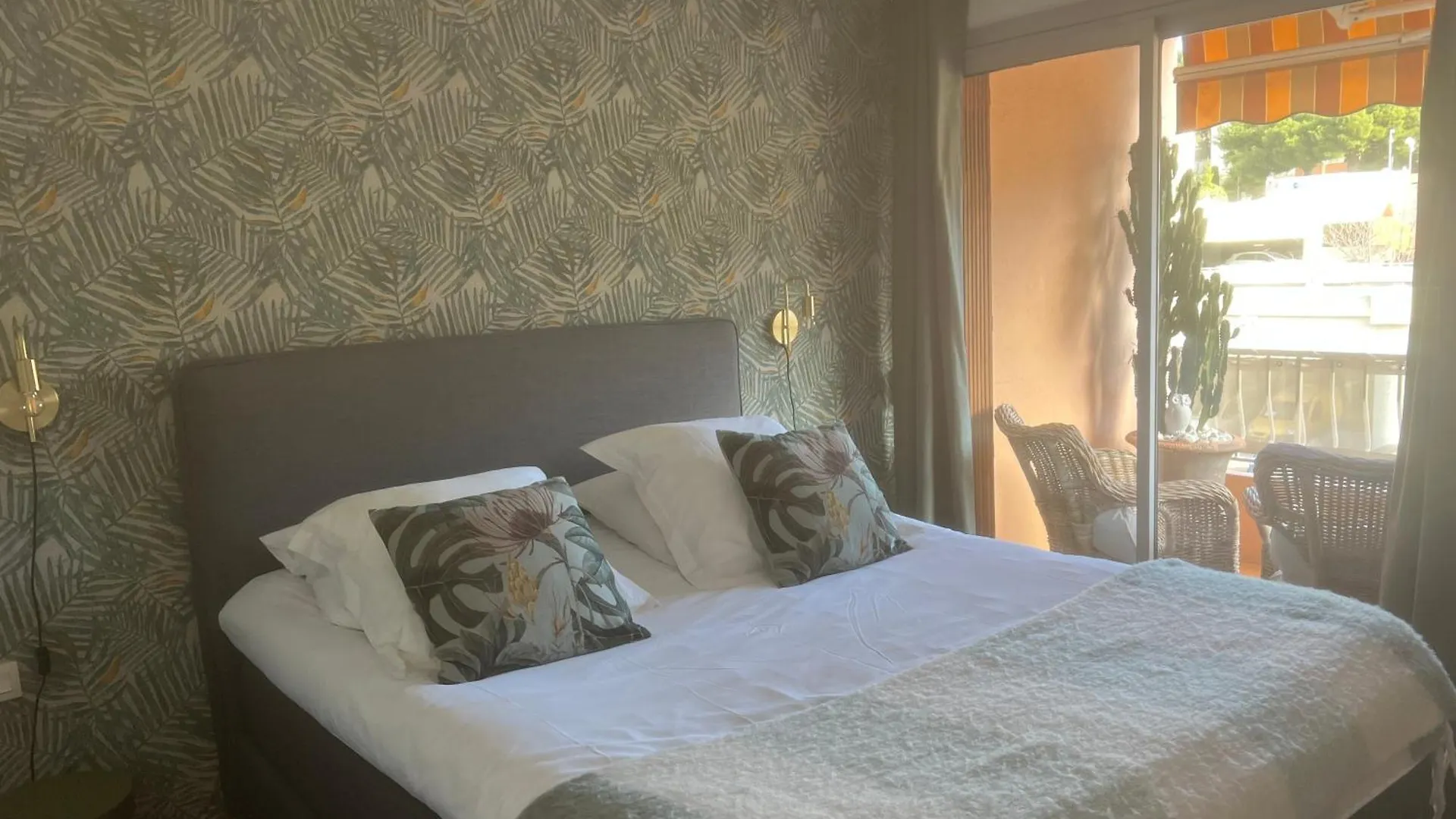 Magnifique Appartement A Cassis,Parking,2 Pas Du Port