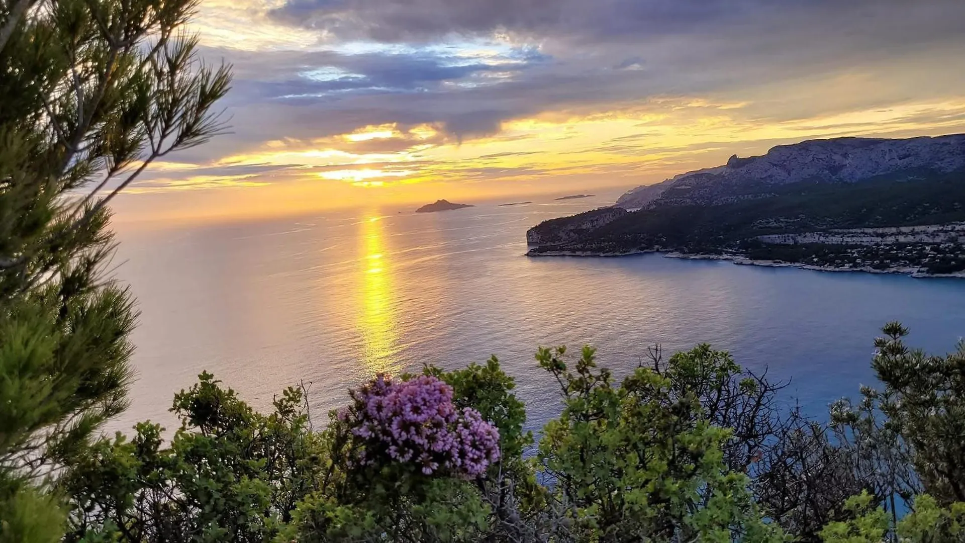 Magnifique Appartement A Cassis,Parking,2 Pas Du Port 0*, Cassis France