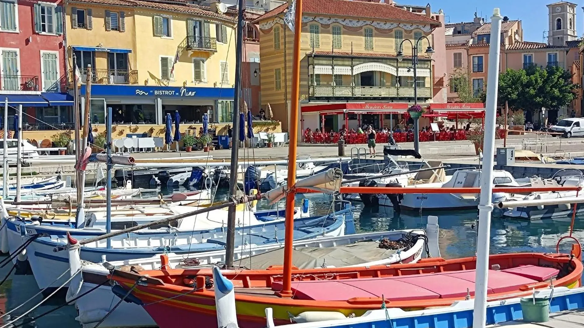 Magnifique Appartement A Cassis,Parking,2 Pas Du Port